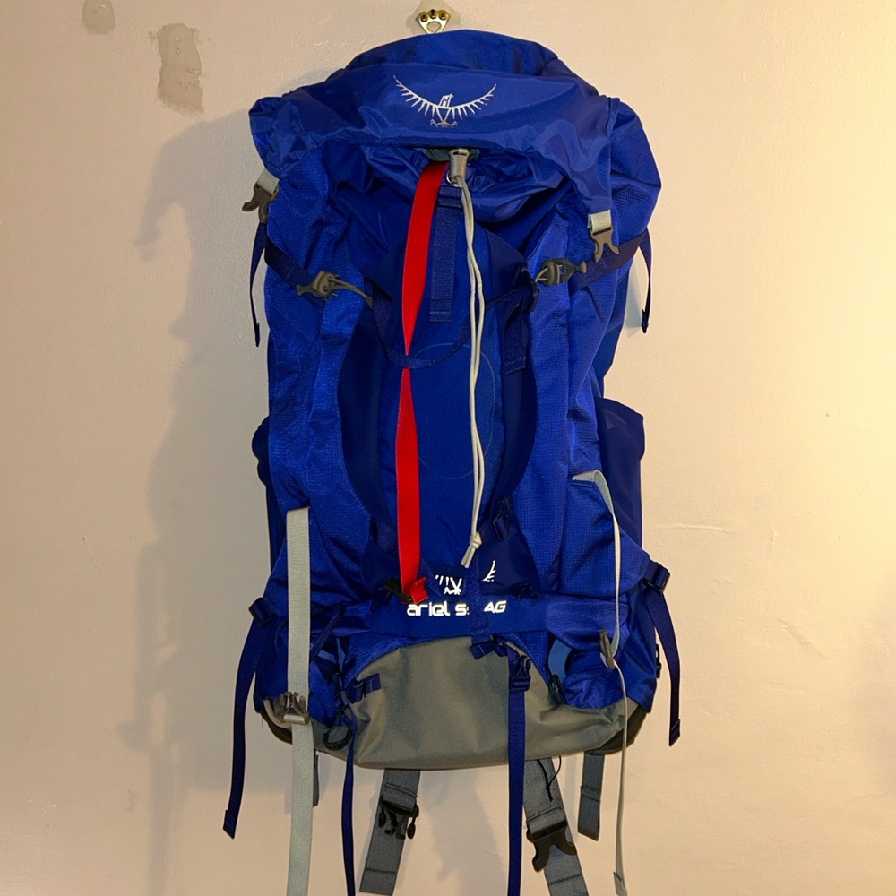 Osprey Ariel 55 AG Women’s Backpack in Ceramic Blue